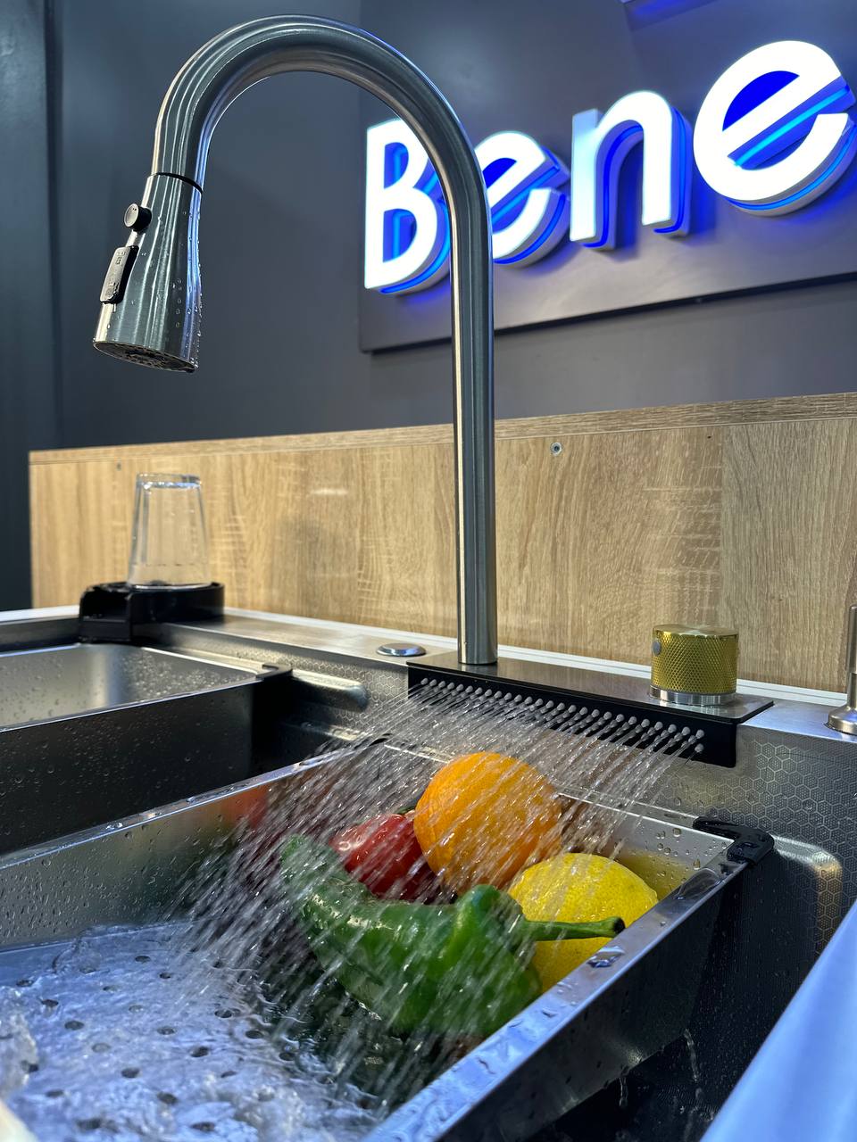 L’évier de cuisine (75x46)cm inox